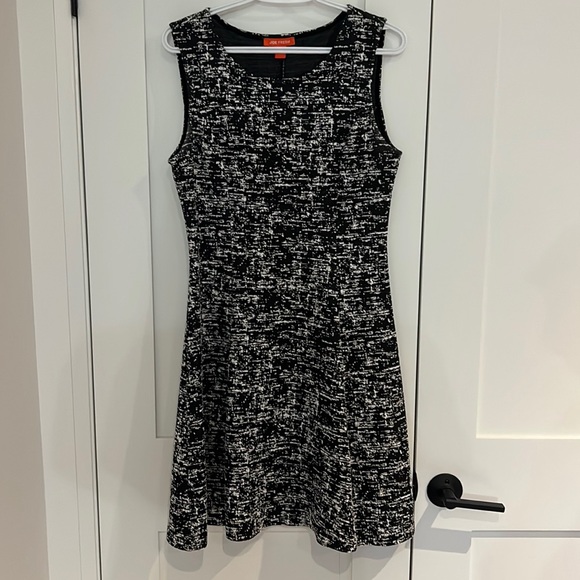 Black and white dress - Picture 1 of 3